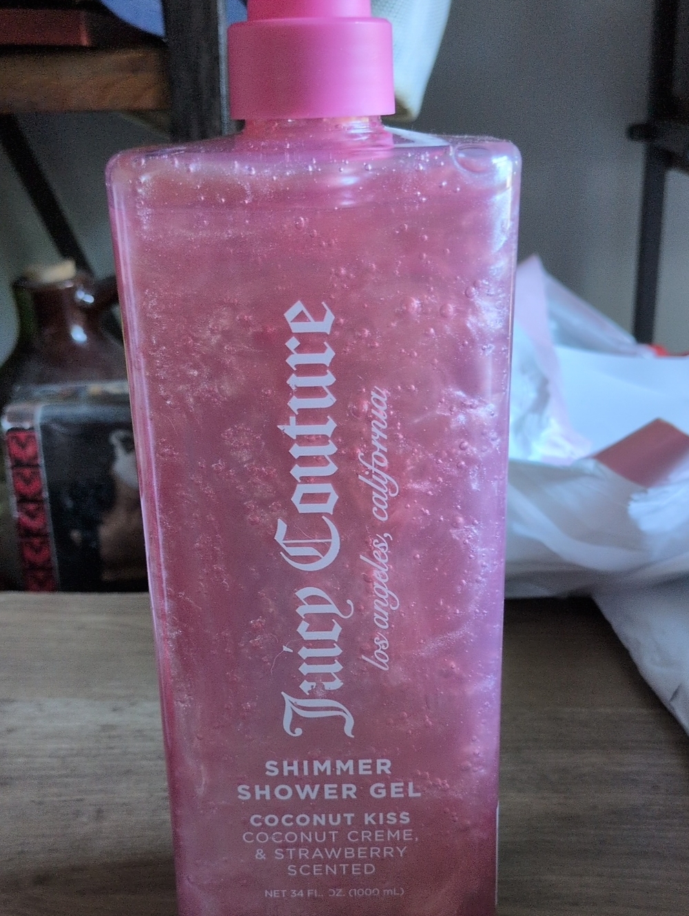 Juicy Couture Pink Shimmer Shower Gel - Coconut Kiss,Creme, And Strawberry Scent